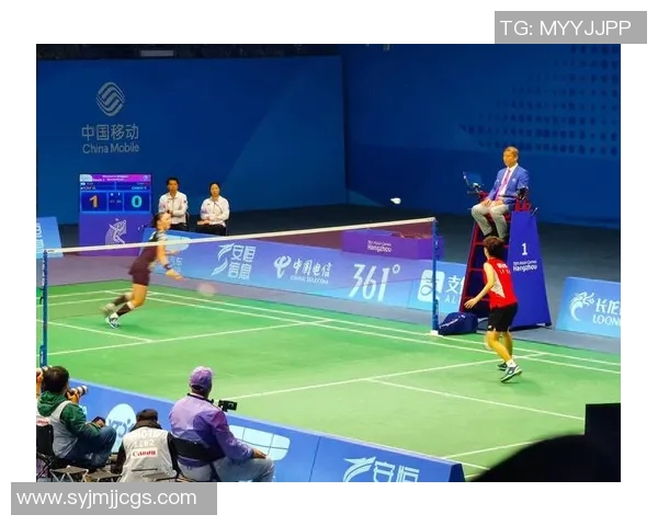 重庆羽毛球队在亚运会中的团队协作展现出色共同拼搏铸就辉煌