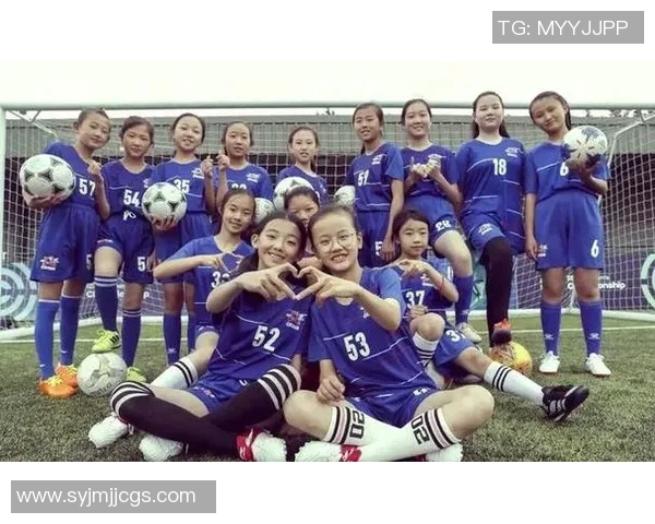 女孩与众多足球明星的梦想之旅与友谊故事